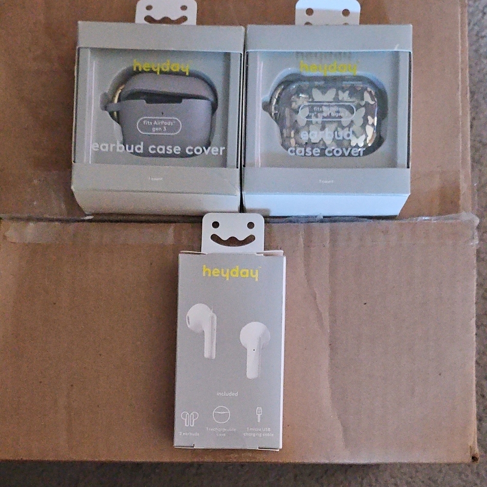 heyday Earbud Case Covers and Earbuds - Gray and White